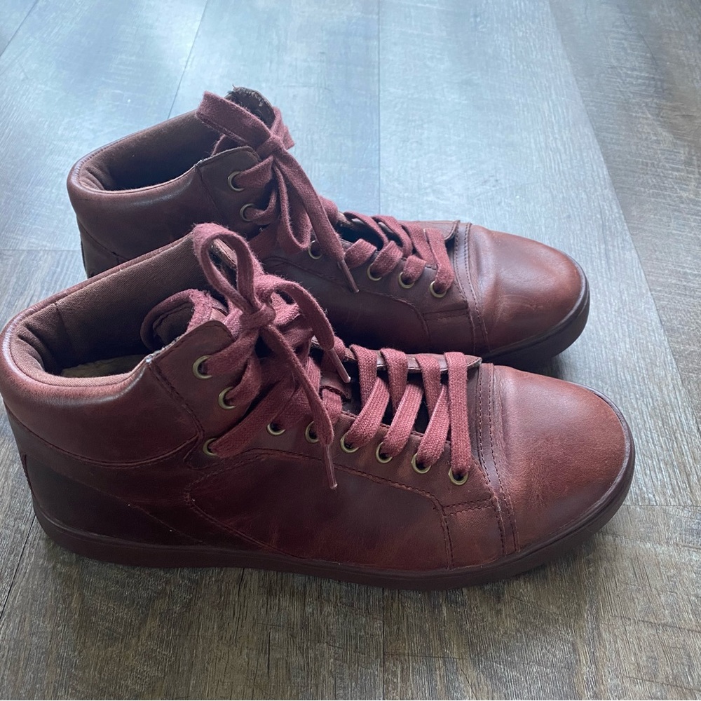 UGG Edgebrook Hightop Leather Sneakers Men’s Size 10